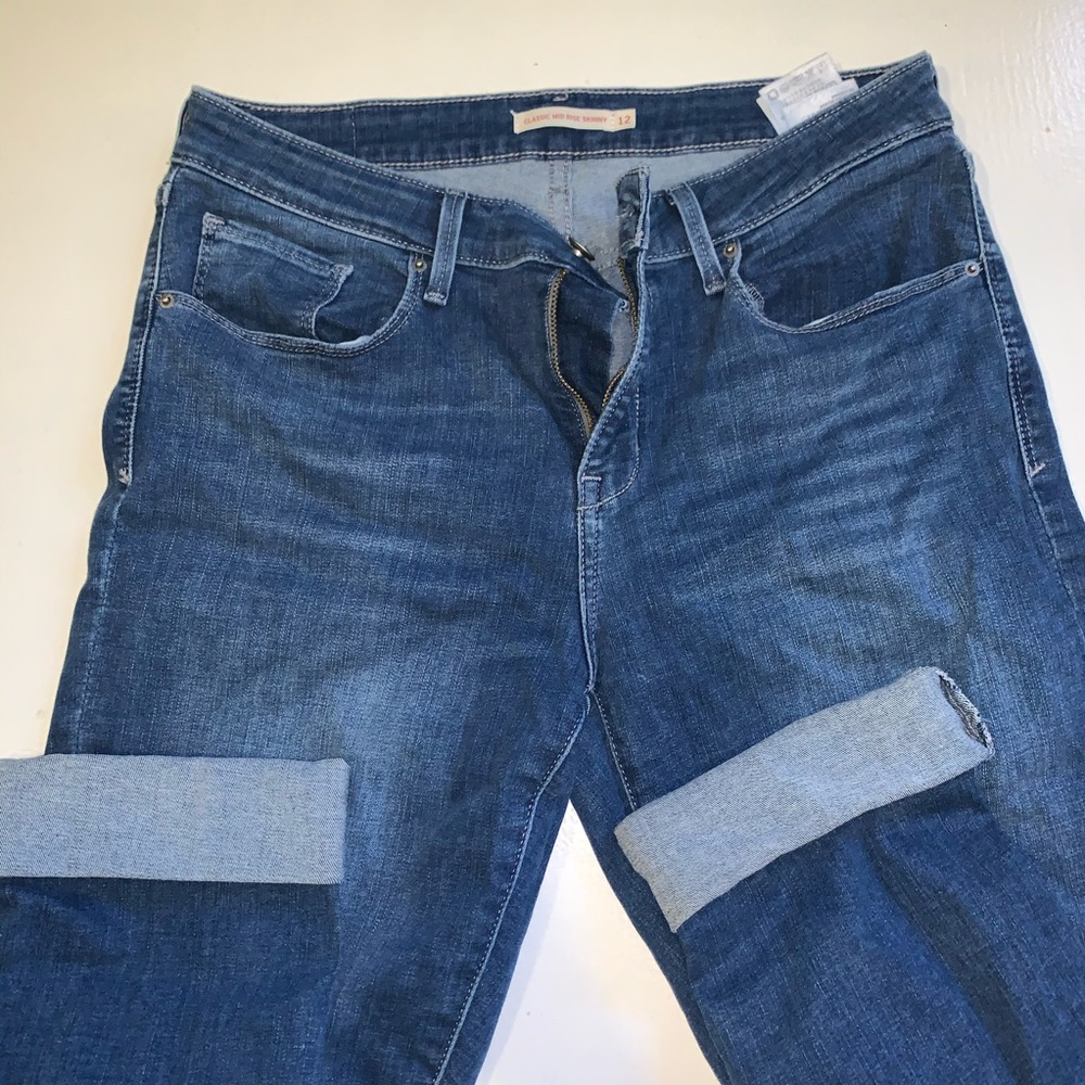 Levi Classic Mid-rise skinny jeans